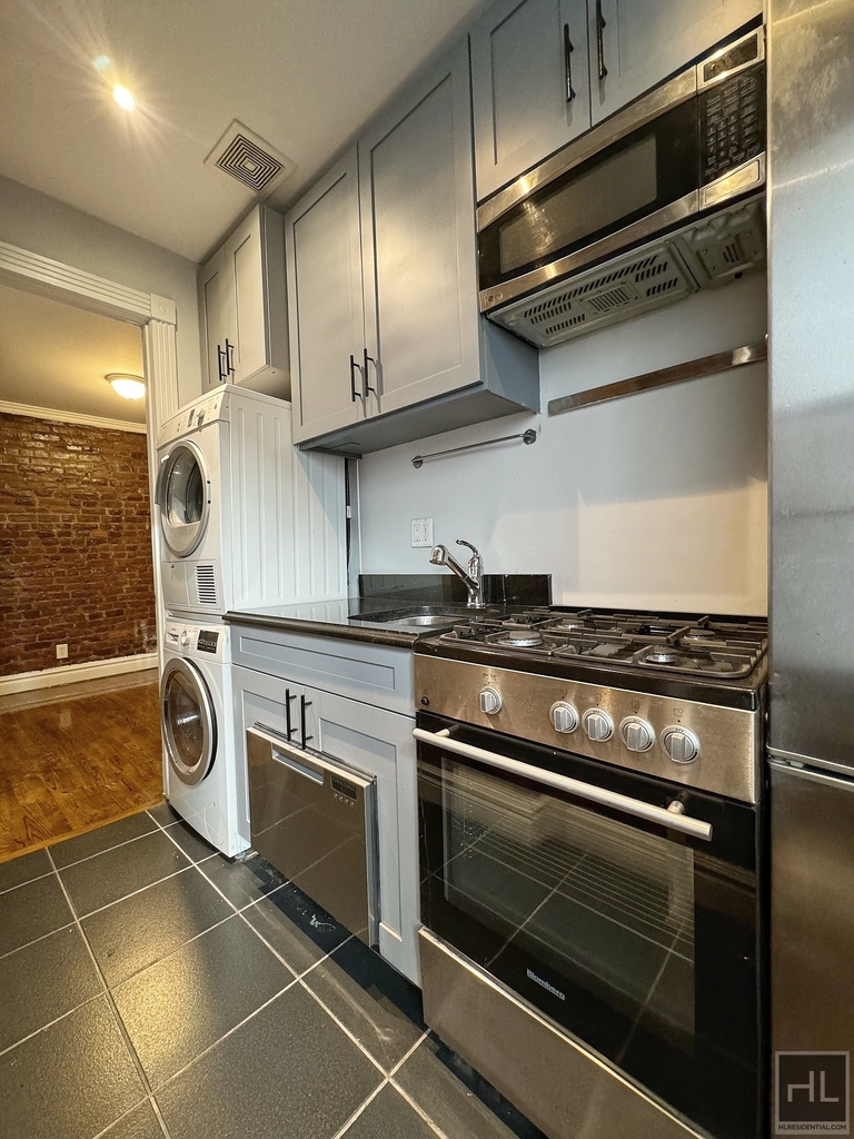 East 13 Street - Photo 3