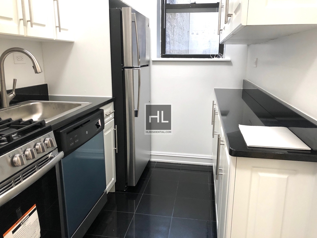 East 51 Street - Photo 0