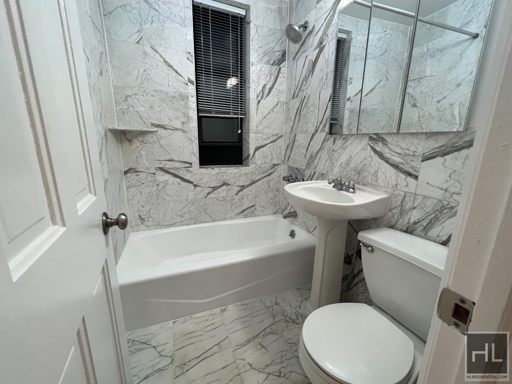 East 58 Street - Photo 3