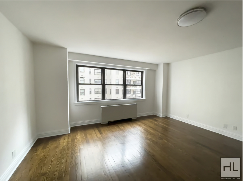 East 89th Street - Photo 1