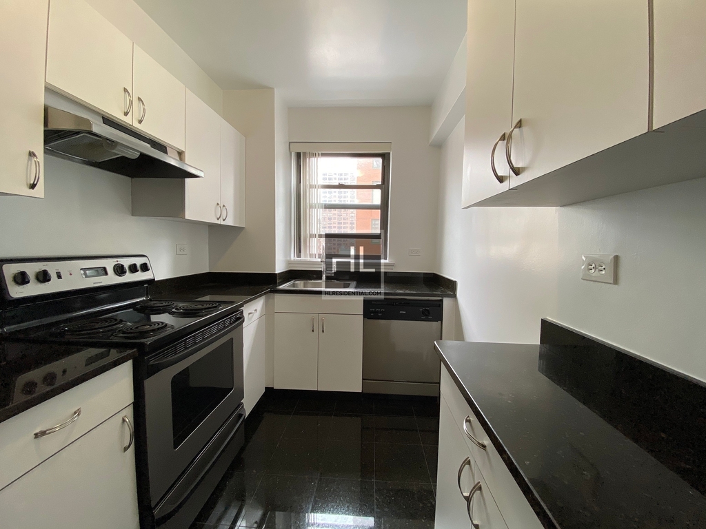 East 69 Street - Photo 0