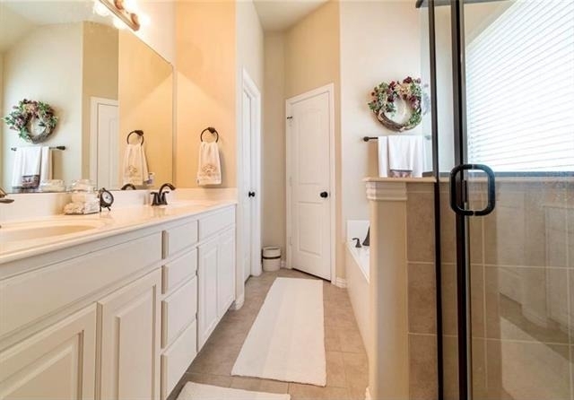 908 Lake Grove Drive - Photo 4