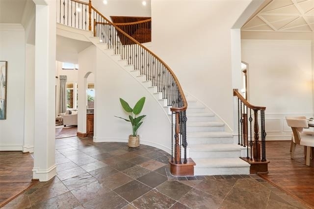 1224 Crockett Drive - Photo 3