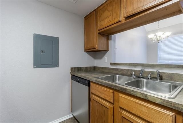 449 Harris Street - Photo 4