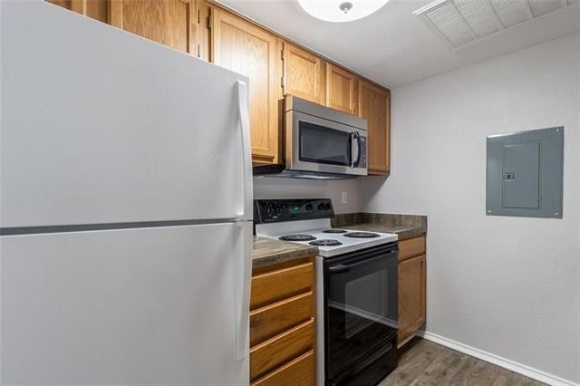 449 Harris Street - Photo 3