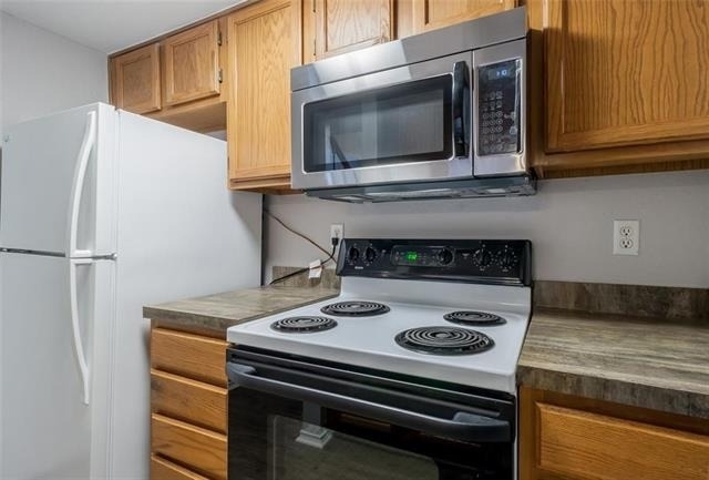 449 Harris Street - Photo 2