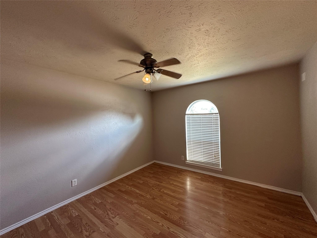 563 Oldbridge Drive - Photo 16