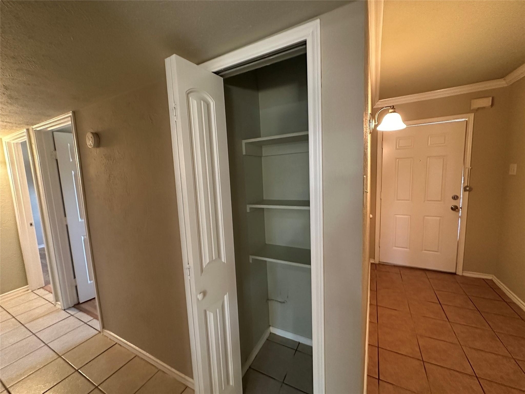 563 Oldbridge Drive - Photo 12