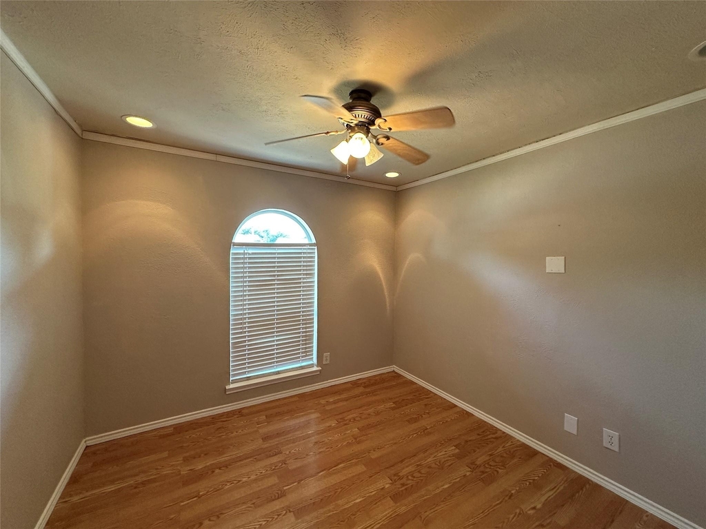 563 Oldbridge Drive - Photo 15