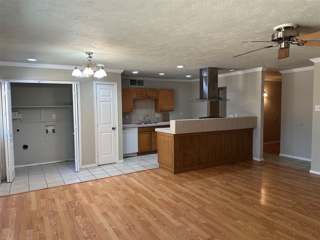 563 Oldbridge Drive - Photo 3