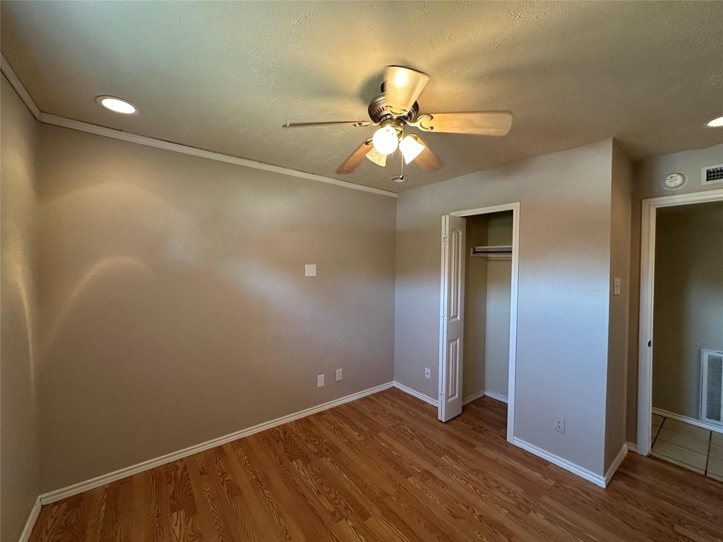 563 Oldbridge Drive - Photo 14