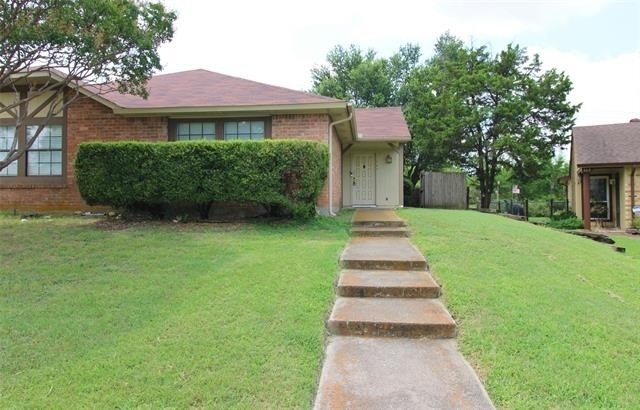 405 Pogue Street - Photo 0