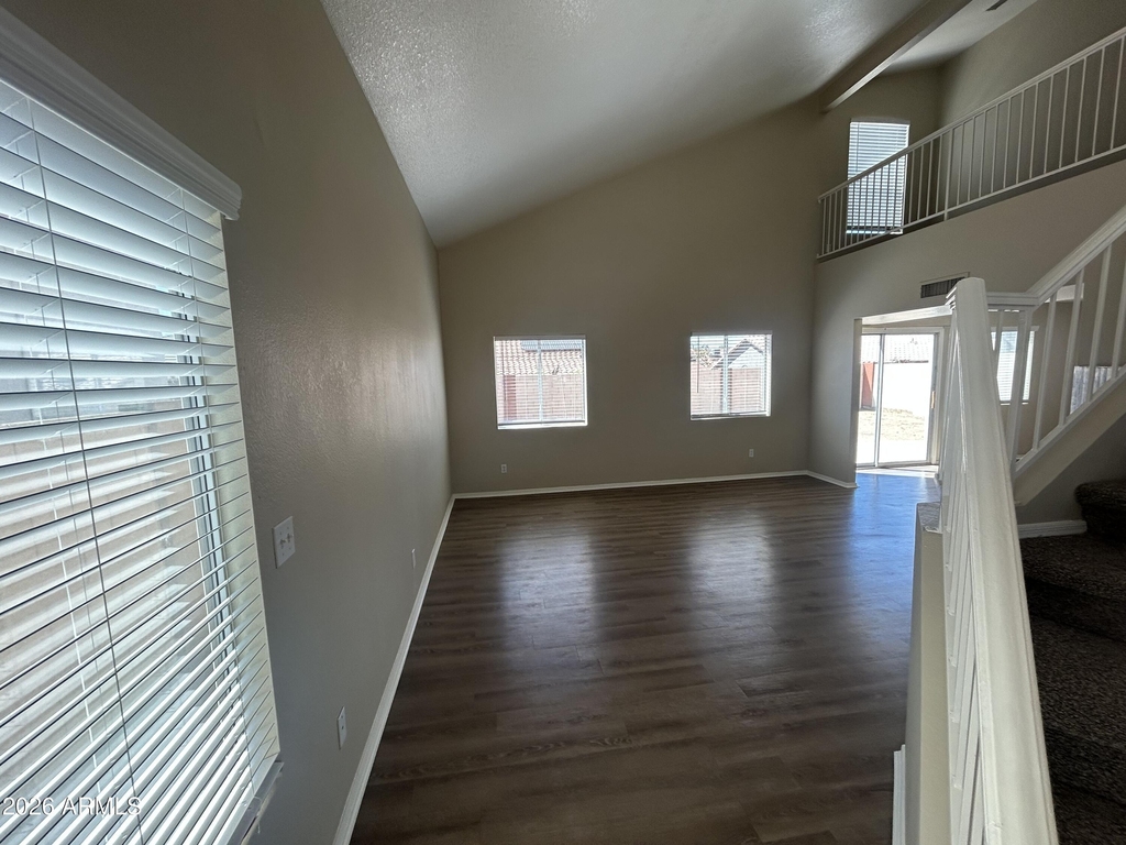 11322 W Alice Avenue - Photo 8