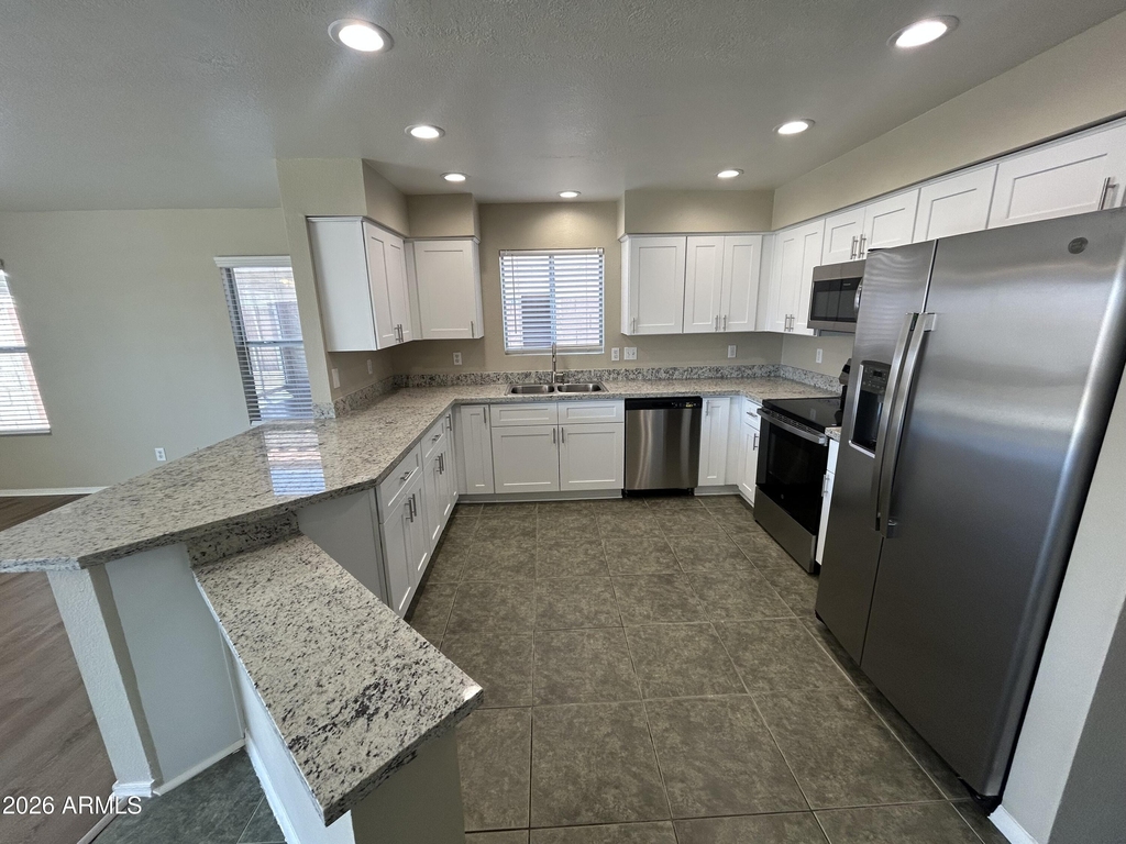 11322 W Alice Avenue - Photo 13