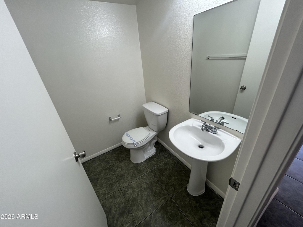11322 W Alice Avenue - Photo 18