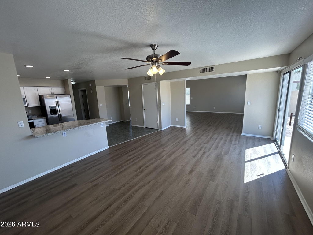 11322 W Alice Avenue - Photo 16