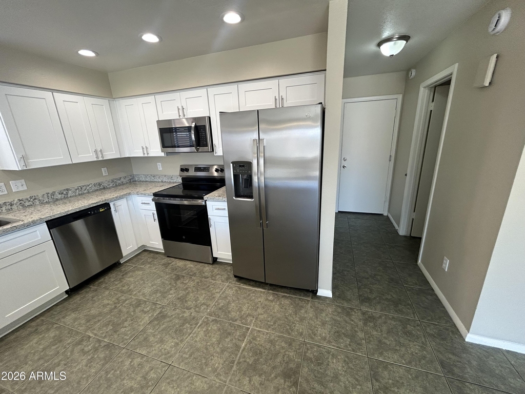 11322 W Alice Avenue - Photo 12