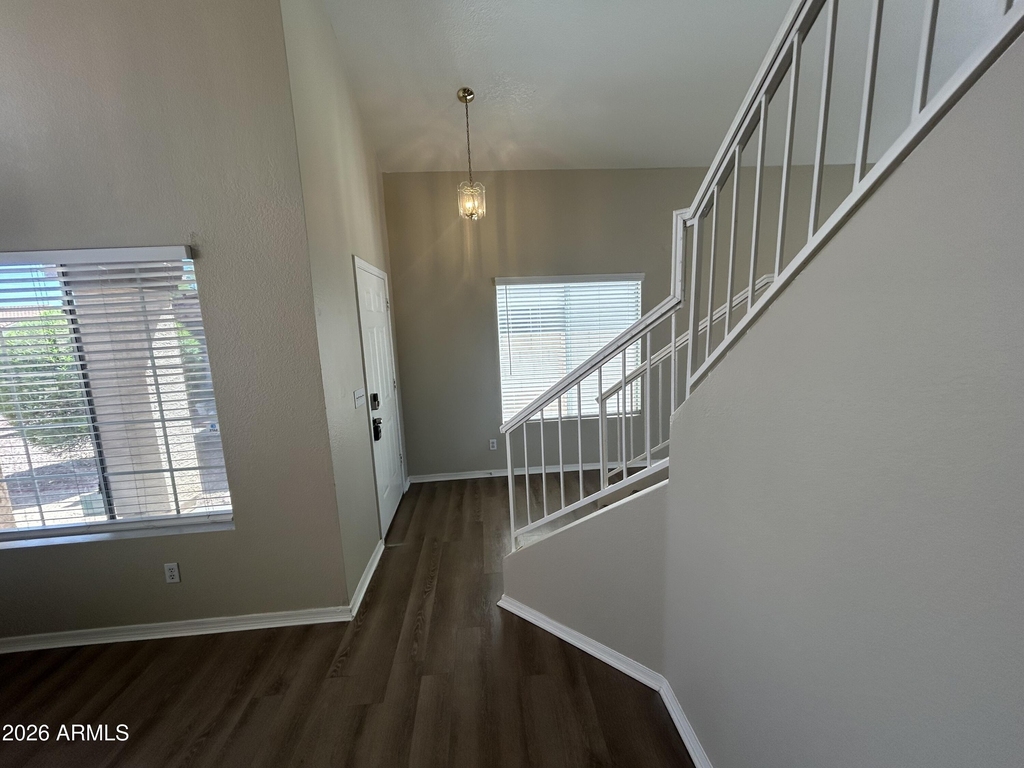 11322 W Alice Avenue - Photo 4