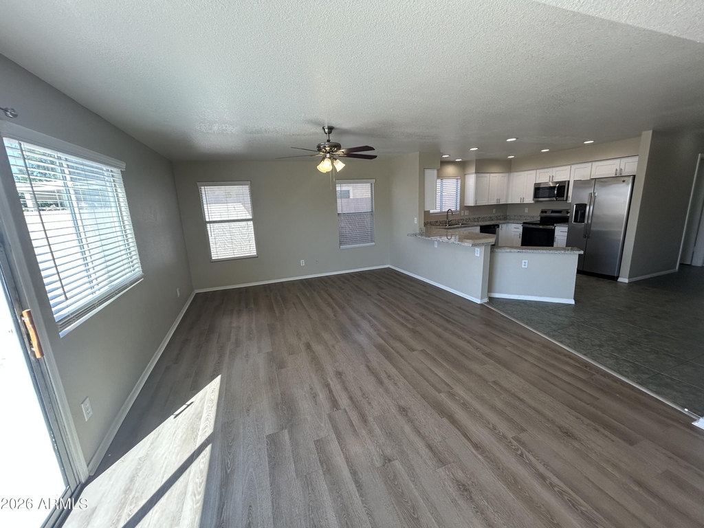 11322 W Alice Avenue - Photo 14