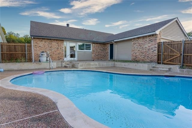 2804 Oxford Lane - Photo 3