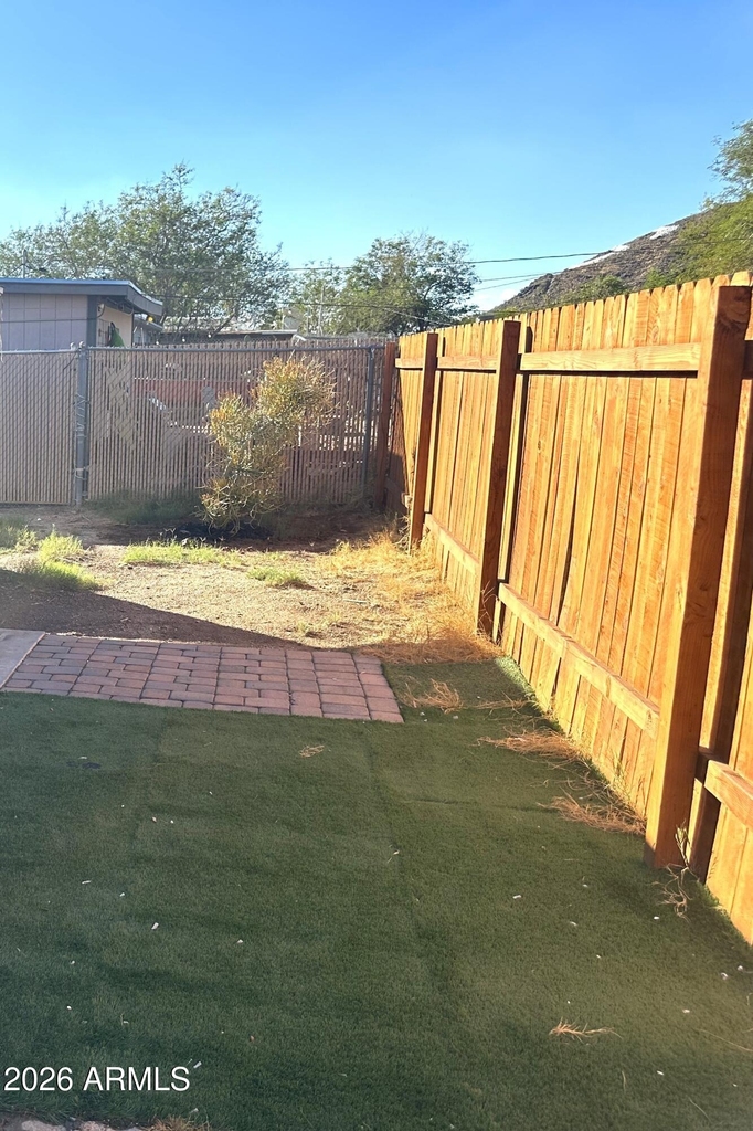 216 E Carol Avenue - Photo 25
