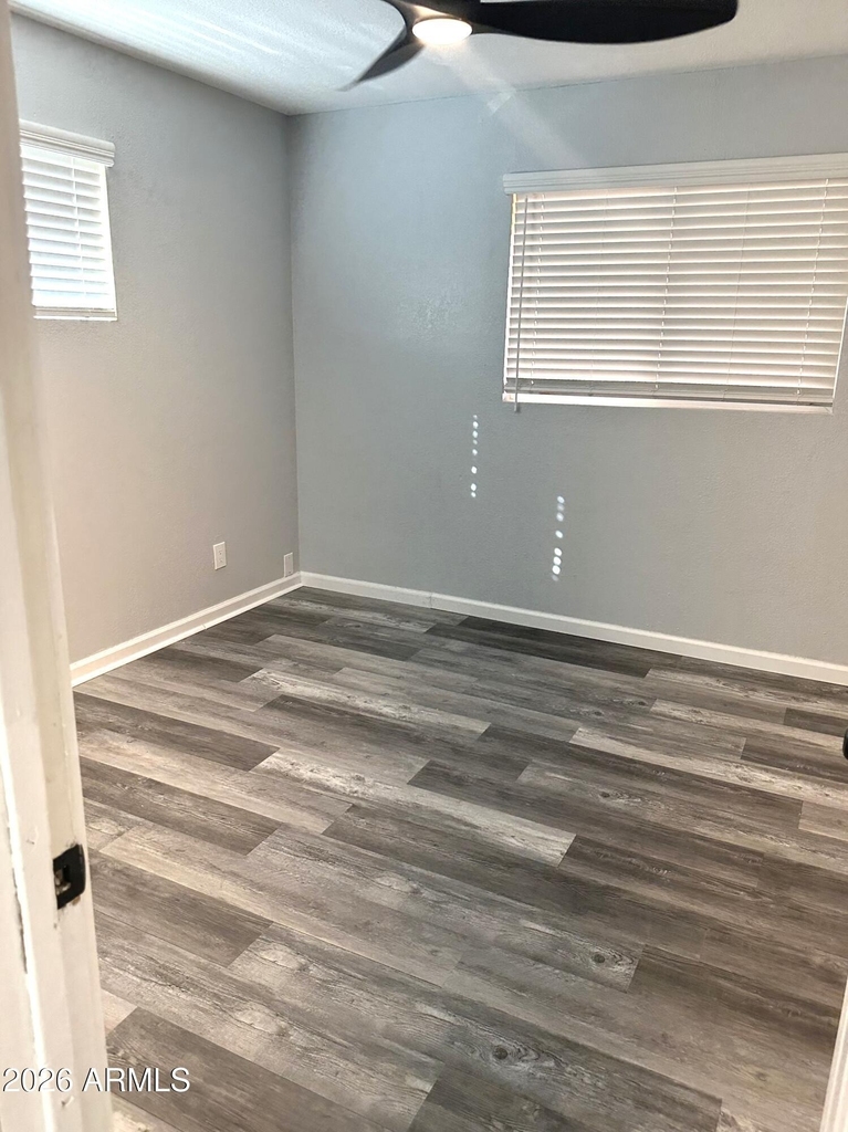216 E Carol Avenue - Photo 19