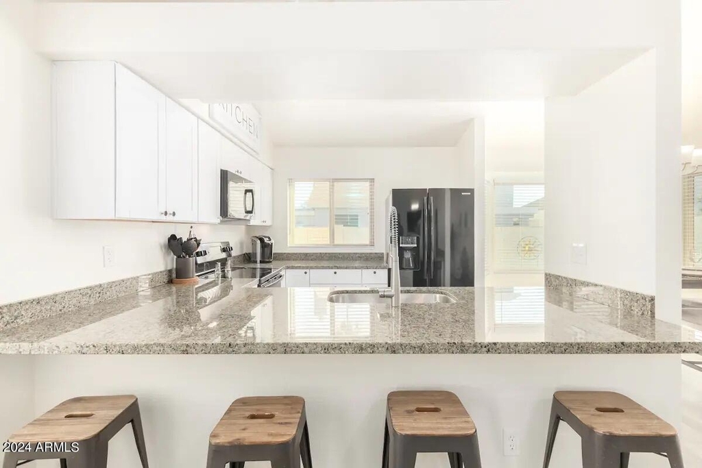 8759 W Grovers Avenue - Photo 13