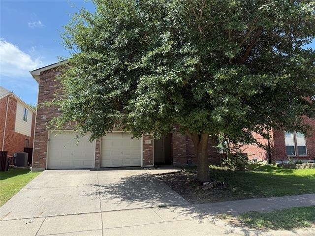 1117 Acacia Drive - Photo 0