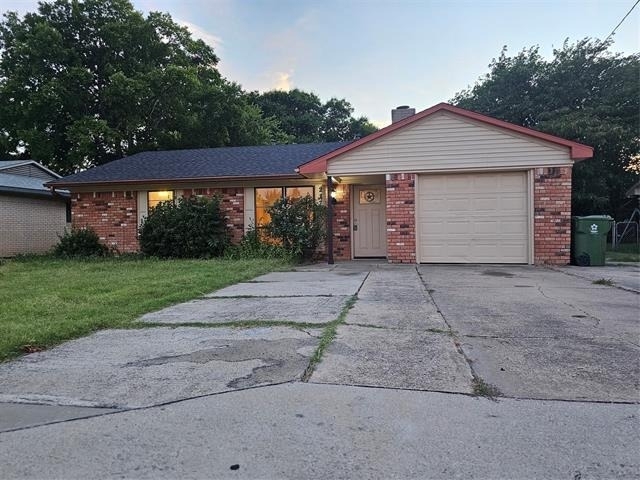 237 N Murphy - Photo 1