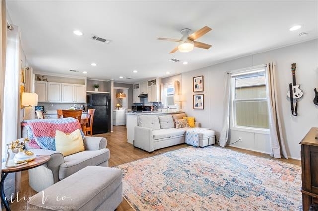 426 Daniel Way - Photo 0