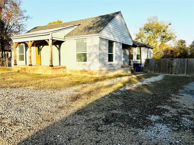 632 Peggs Street - Photo 2