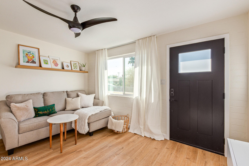 930 E Henry Street - Photo 8