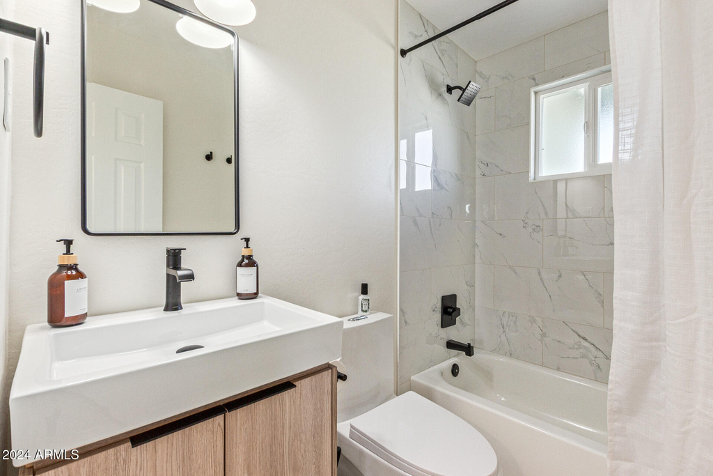 930 E Henry Street - Photo 12