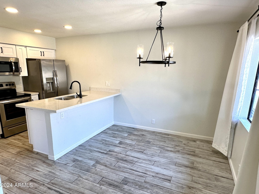 286 W Palomino Drive - Photo 5