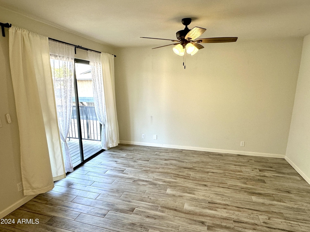 286 W Palomino Drive - Photo 3