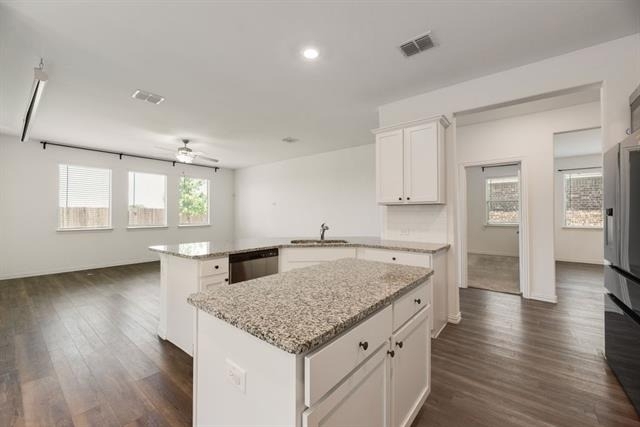 7109 Crepe Myrtle Avenue - Photo 3