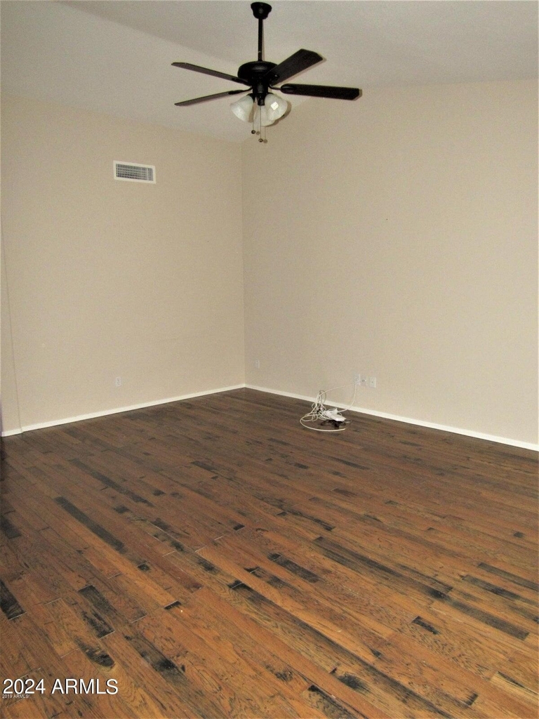 102 W Gail Drive - Photo 3
