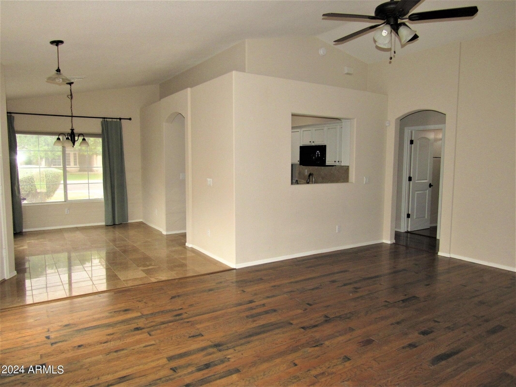 102 W Gail Drive - Photo 4