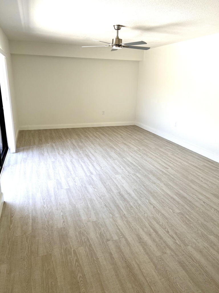5121 51st Way - Photo 4