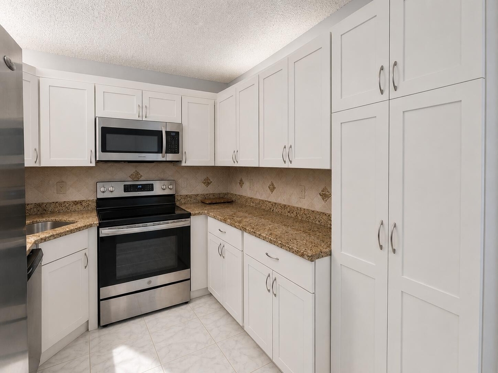 1995 Sw Silver Pine Way - Photo 11