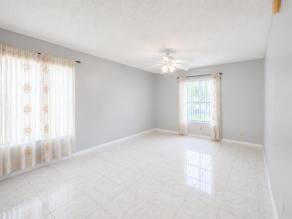 1995 Sw Silver Pine Way - Photo 15
