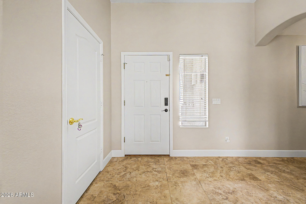 10202 E Juanita Avenue - Photo 5