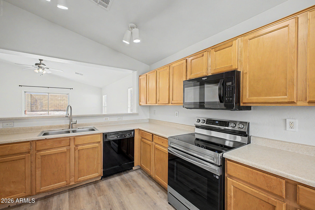 22820 W Papago Street - Photo 12