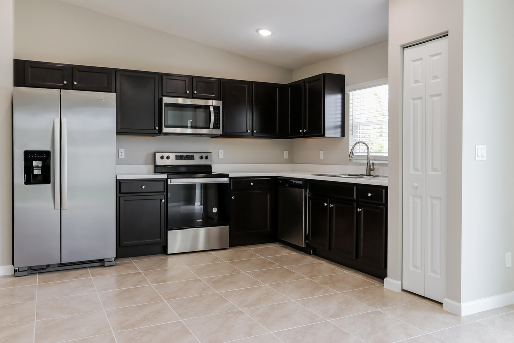 1037 Sw Sudder Avenue - Photo 9