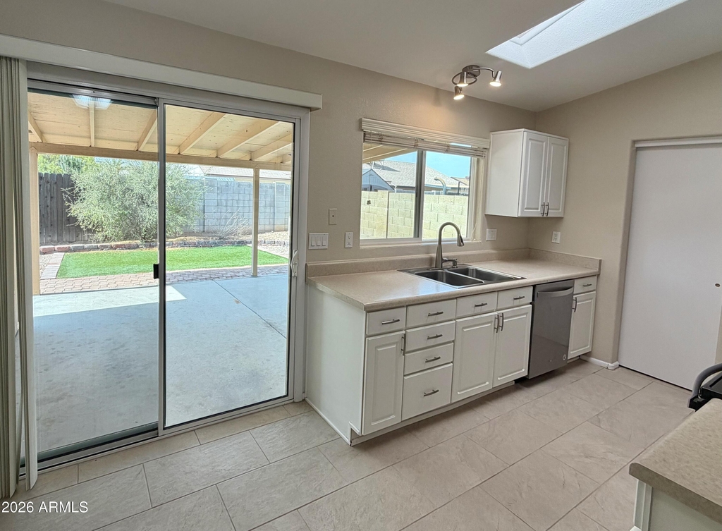 3005 W Ross Avenue - Photo 3