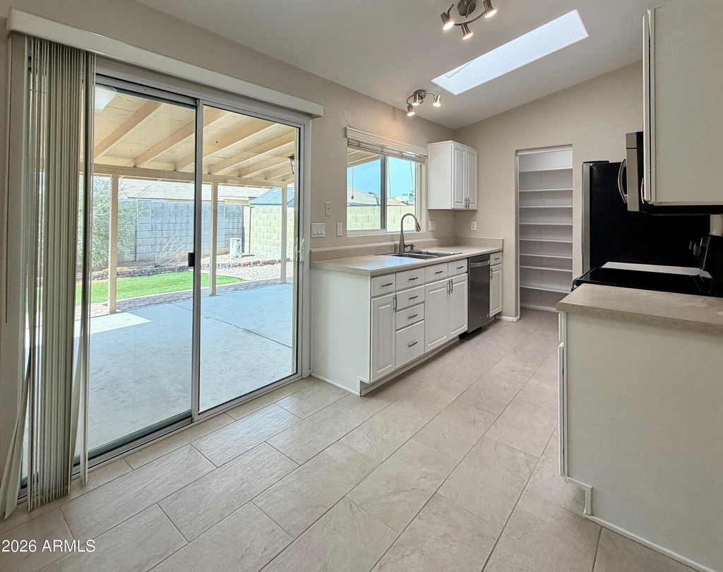 3005 W Ross Avenue - Photo 4