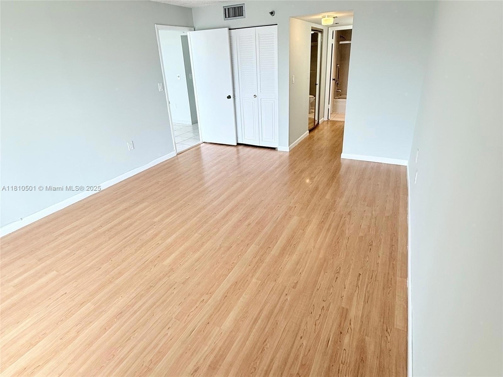 1300 Saint Charles Place - Photo 4