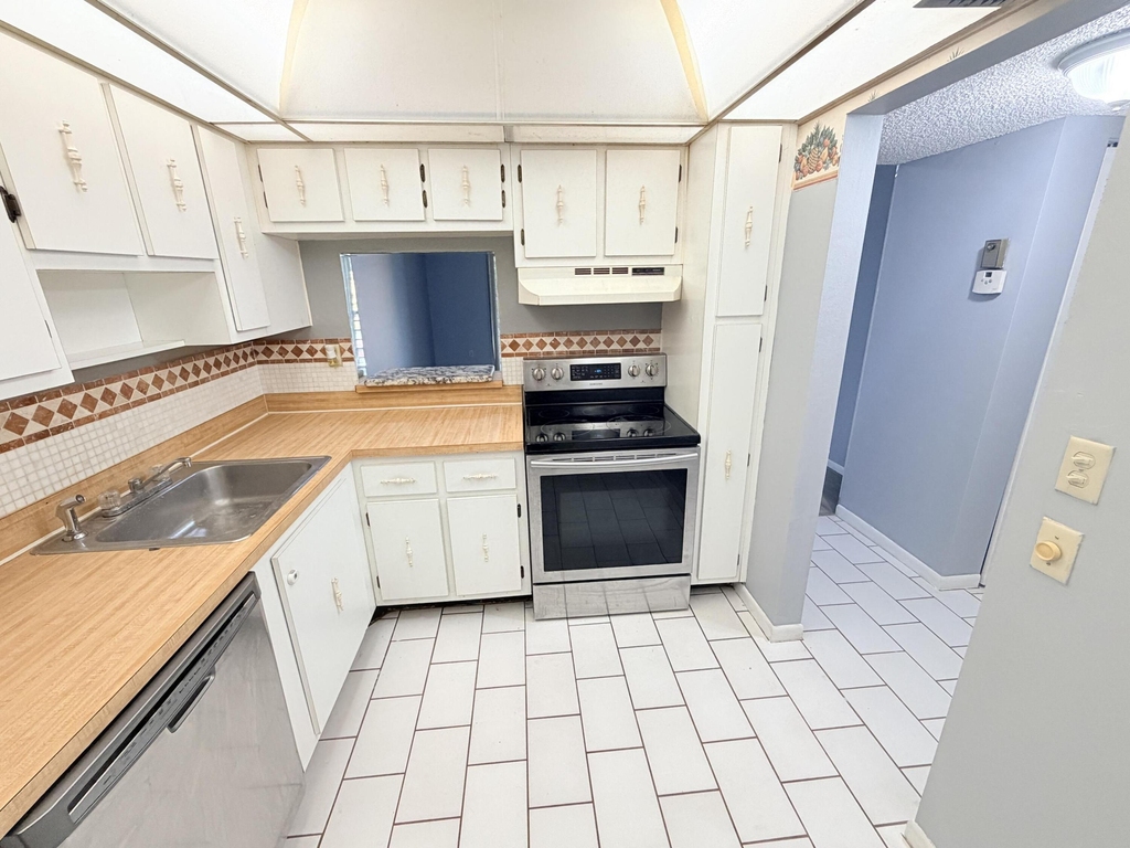 4354 Nw 9th Avenue - Photo 3