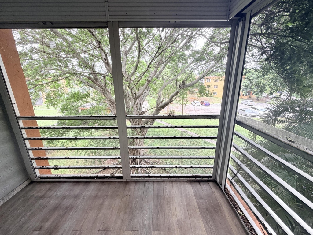4354 Nw 9th Avenue - Photo 13