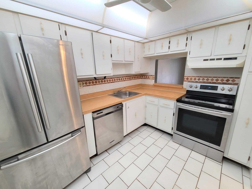 4354 Nw 9th Avenue - Photo 0